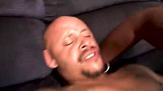 Really hot ebony milf with big tits gets facial! 😘