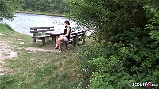 young emma gets a blowjob and fuck in the park with her couple, cumshot included
