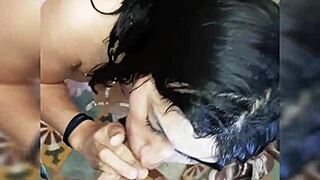 Poniendo a mamar una amiga venezolana con deepthroat!