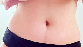 渴望大奶牛按摩黑比基尼