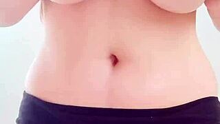 渴望大奶牛按摩黑比基尼