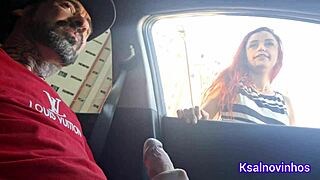 在街上向18岁少女闪鸡巴