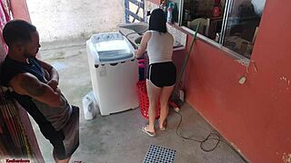 a patroa saiu e a empregada nao resistiu ao meu pau ereto, foi tao intenso