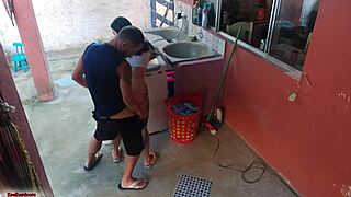 a patroa saiu e a empregada nao resistiu ao meu pau ereto, foi tao intenso