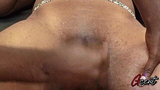 shaving this amazing spacious pussy