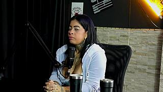 Morena safada mostra como é o seu boquete fica pelada mostrando o cu depois de falar que já participou de uma festa com políticos e demonstrar o seu gemido - marcelly melo sheer red