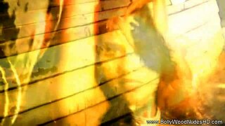 Expert Indian Milf Performs Erotic Striptease