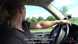 搭上棕发妹，在货车里猛操并射满精液！