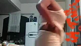 巴西胖妞摄像头秀大奶诱惑😍