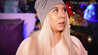 college latina shakes big butt on webcam for teasing fun