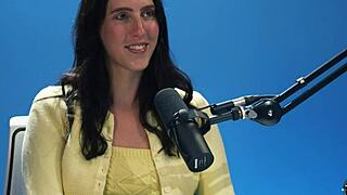 Hey, wanna see Cadence Lux moan in solo orgasm?