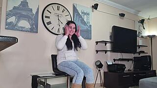 CASTING PISS DRINKING INTERVIEW WITH TEEN AND BBW