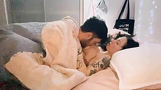 The Chilean couple fucks deliciously in their home.