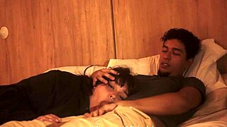 no puedo dejar de tocarme y tuve que poner mi pene en la boca de mi hermanastra por poco nos descubren fantasiahardcoresex