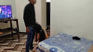 Me Follo Al Repartidor De La Tienda De Mi Cuadra