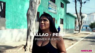 Latina Roxy Hot pays mototaxista with shaved pussy in market taxi encounter