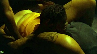 Filho leva pai pra conhecer o swing e acaba fudendo com a mulher do dono da festa