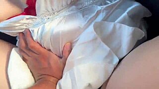 Pinay so horny, she agreed to screw in the car, damn!