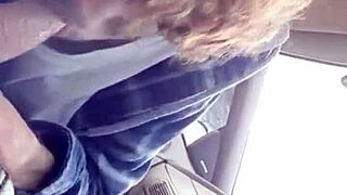 giving sloppy blowjob to buddy in car 😏