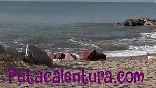 me cojo a la novia de mi amigo en su propio carro