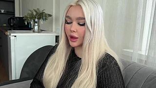 The psychologist's short dress was very arousing, sex therapy ended with sex.