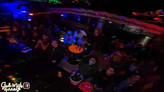 Mi NOVIO nos HACE SEXO en vivo ENFRENTE de TODOS en el ESTABLO de Mexicali!