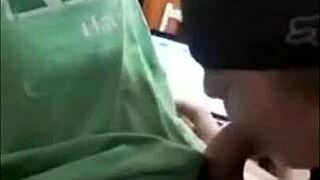 好哥们用满嘴精液膜拜我的鸡巴