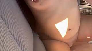 课堂上给同学撸鸡巴射精