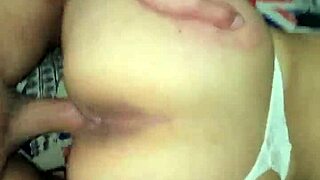 me cojo a mi vecina en cuatro ella tiene enorme culo y tanga blanca