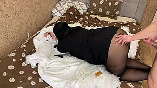 Cum Splashes on Arab Milf's Tight Leggings in Hardcore Session