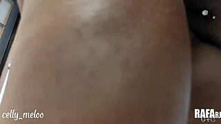 Comi o cuzinho da minha empregada rabuda e gostosa?