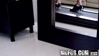 ugh, Vanessa Cage’s tan lines on treadmill got me!