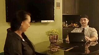 secretaria sucks friend's big cock hard