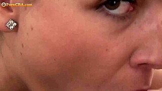 Nice girlfriend feeling horny, that beautiful chick is so hot 😍