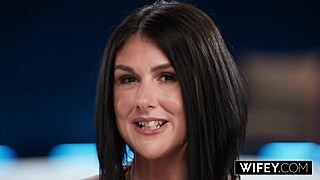 老婆在丈夫观看时被双插 Sienna Rae