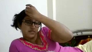 Pakistani Girl Strips on Webcam Fun