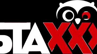 男人，看着亚洲可爱女孩被手指阴道让我疯狂！