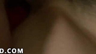 Nozomi Hazuki 带来难忘口交和3P狂欢