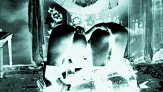 Vintage Erotic Art Showcases Timeless Seduction in Classic Style