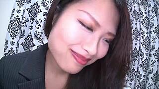 beautiful japanese ol picked up for a steamy encounter