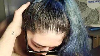 猛舔蛋蛋让他秒射精