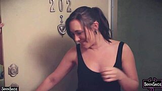Hot Lesbians Sinn Sage and Aiden Starr Devour Each Other's Pussies! 😍