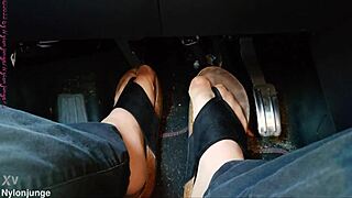 nylon feet with separators in car