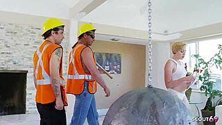 Miley May在Wrecking Ball模仿性爱