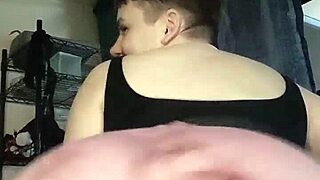 Watch Me Squirt in Yoga Pants While Giving JOI?