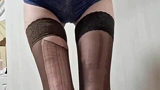 Elza kom deepthroats cock in pigtails