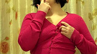 Milf with beautiful ass and hairy pussy masturbates sexually in amateur setting