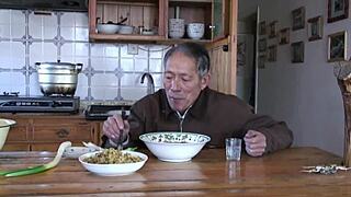 Zhang Xiaoyu Shows Off Hot Chinese Hairy Pussy in Softcore Clip