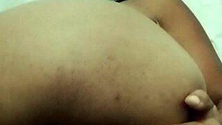 i'm stretching my big latina ass while masturbating, oh fuck it's so tight