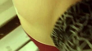 Big ass white girl slurping on dick! 🍆
